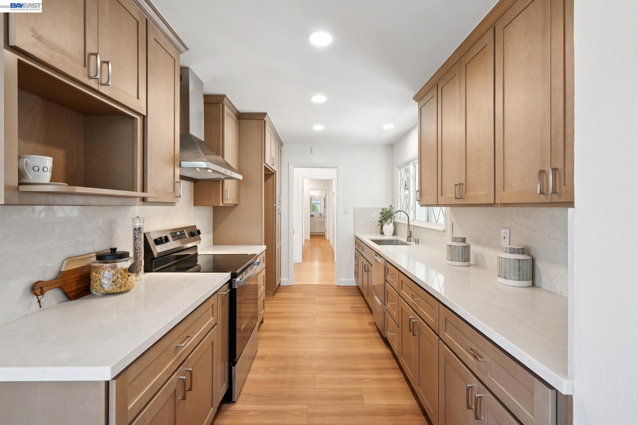 13048 Brookpark Road Oakland, CA 94619 - Photo 16 of 59