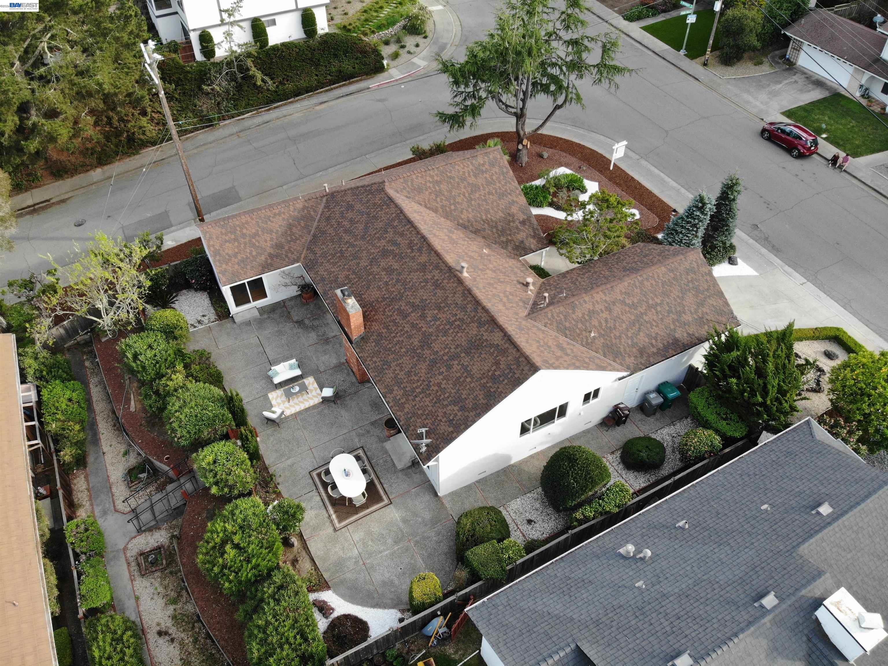 13048 Brookpark Road Oakland, CA 94619 - Photo 4 of 59