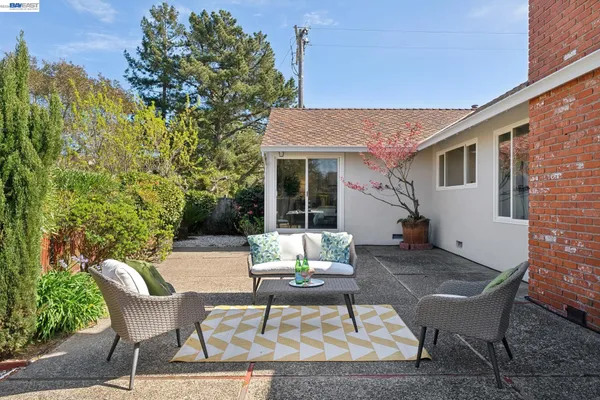 $1,150,888 | 13048 Brookpark Road, Oakland, CA 94619
