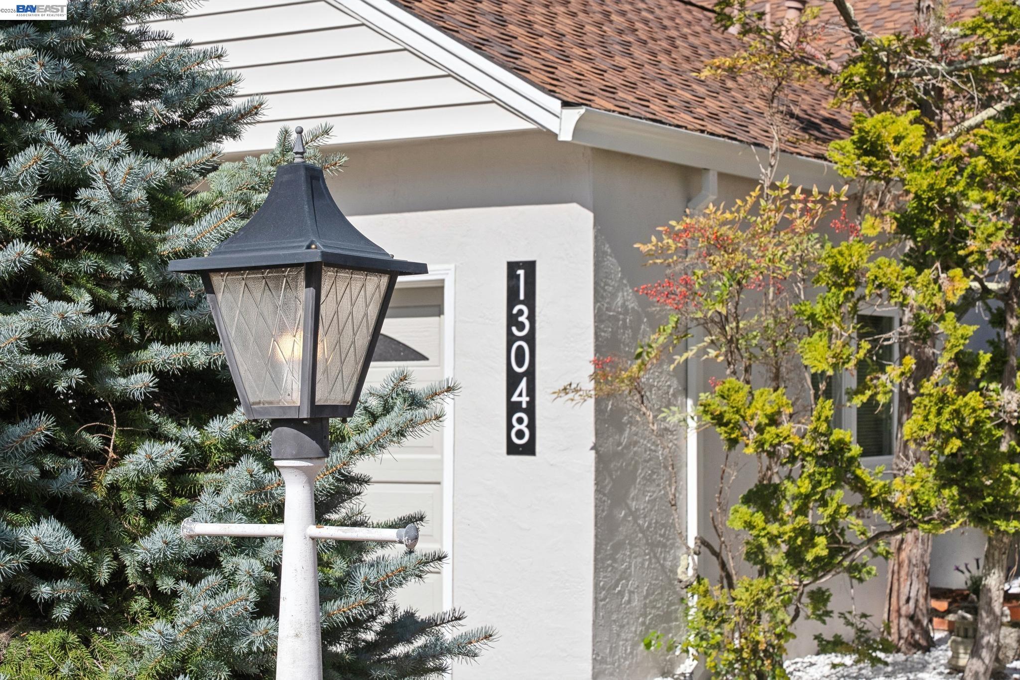 13048 Brookpark Road Oakland, CA 94619 - Photo 5 of 59