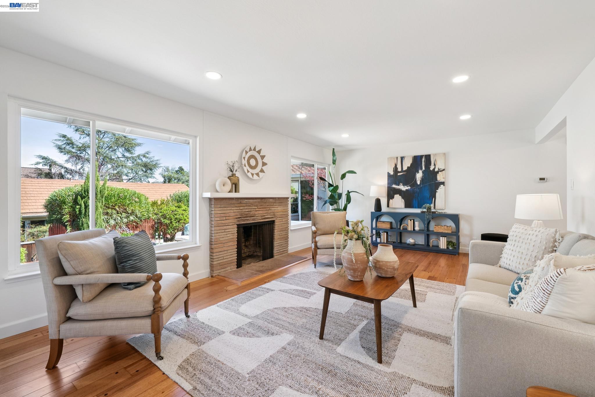 13048 Brookpark Road Oakland, CA 94619 - Photo 9 of 59