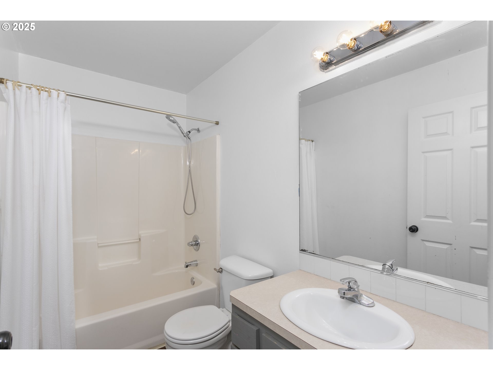 38909 Cascadia Village Drive Sandy, OR 97055 - Photo 15 of 34