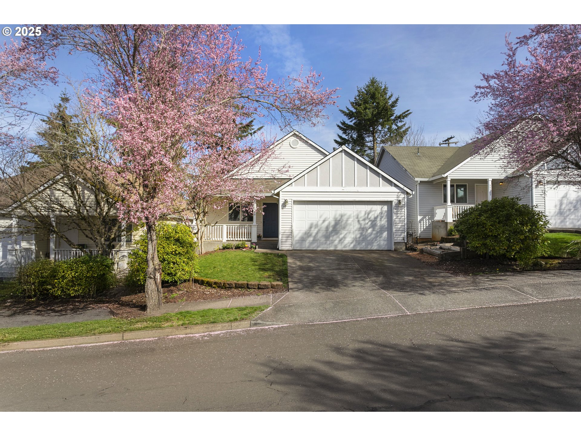 38909 Cascadia Village Drive Sandy, OR 97055 - Photo 2 of 34
