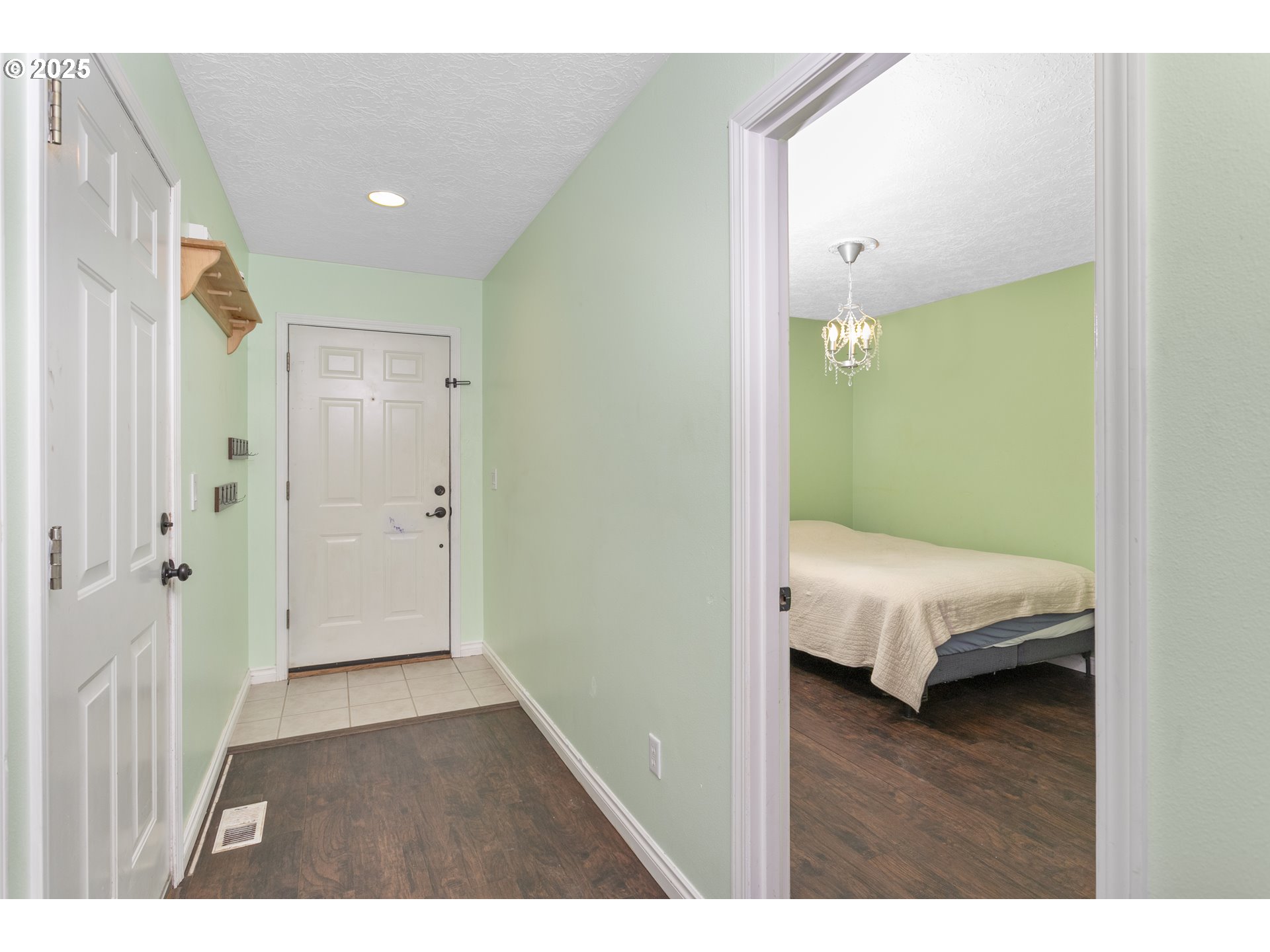 38909 Cascadia Village Drive Sandy, OR 97055 - Photo 3 of 34