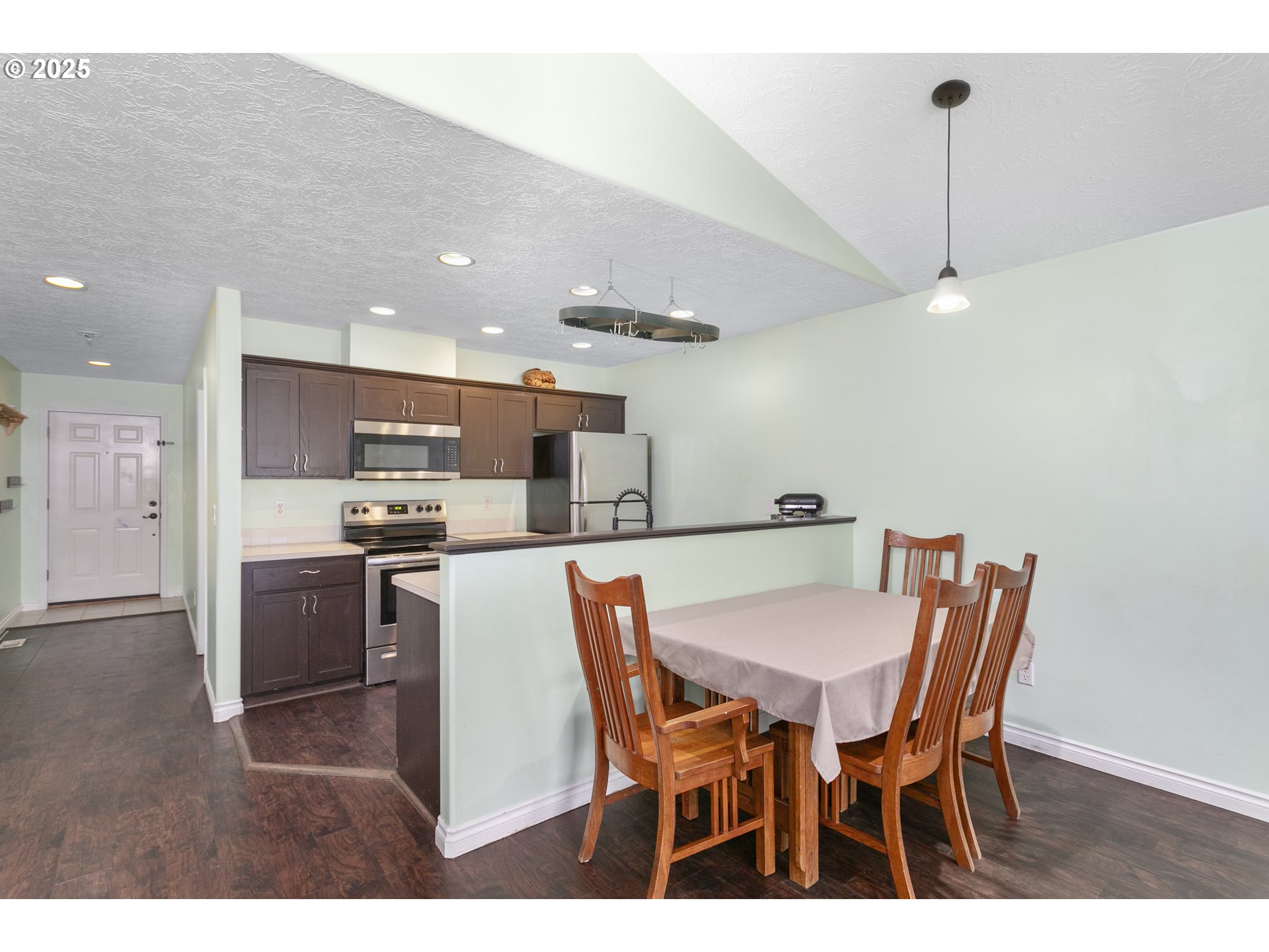 38909 Cascadia Village Drive Sandy, OR 97055 - Photo 9 of 34