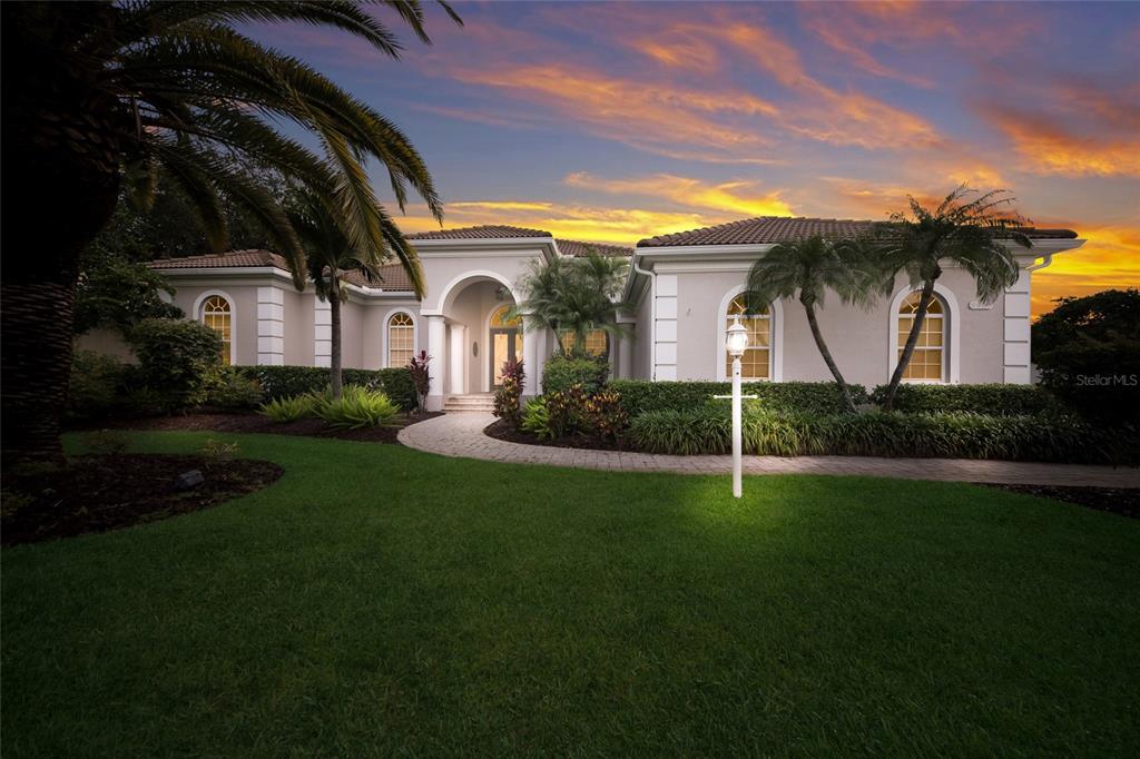 7920 Queensland Way Lakewood Ranch, FL 34202 - Photo 1 of 47