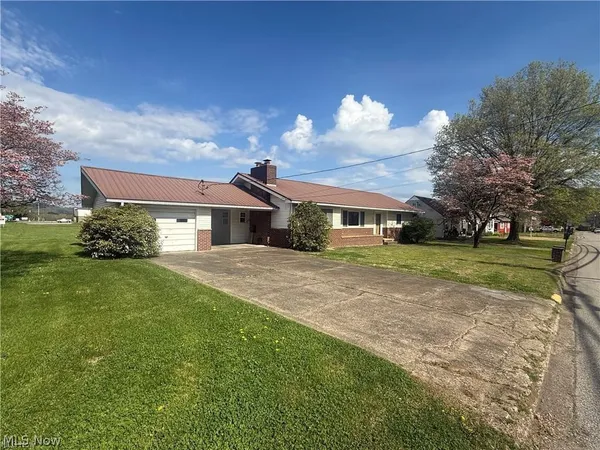 $140,000 | 1001 Stadium Drive, St. Marys, WV 26170