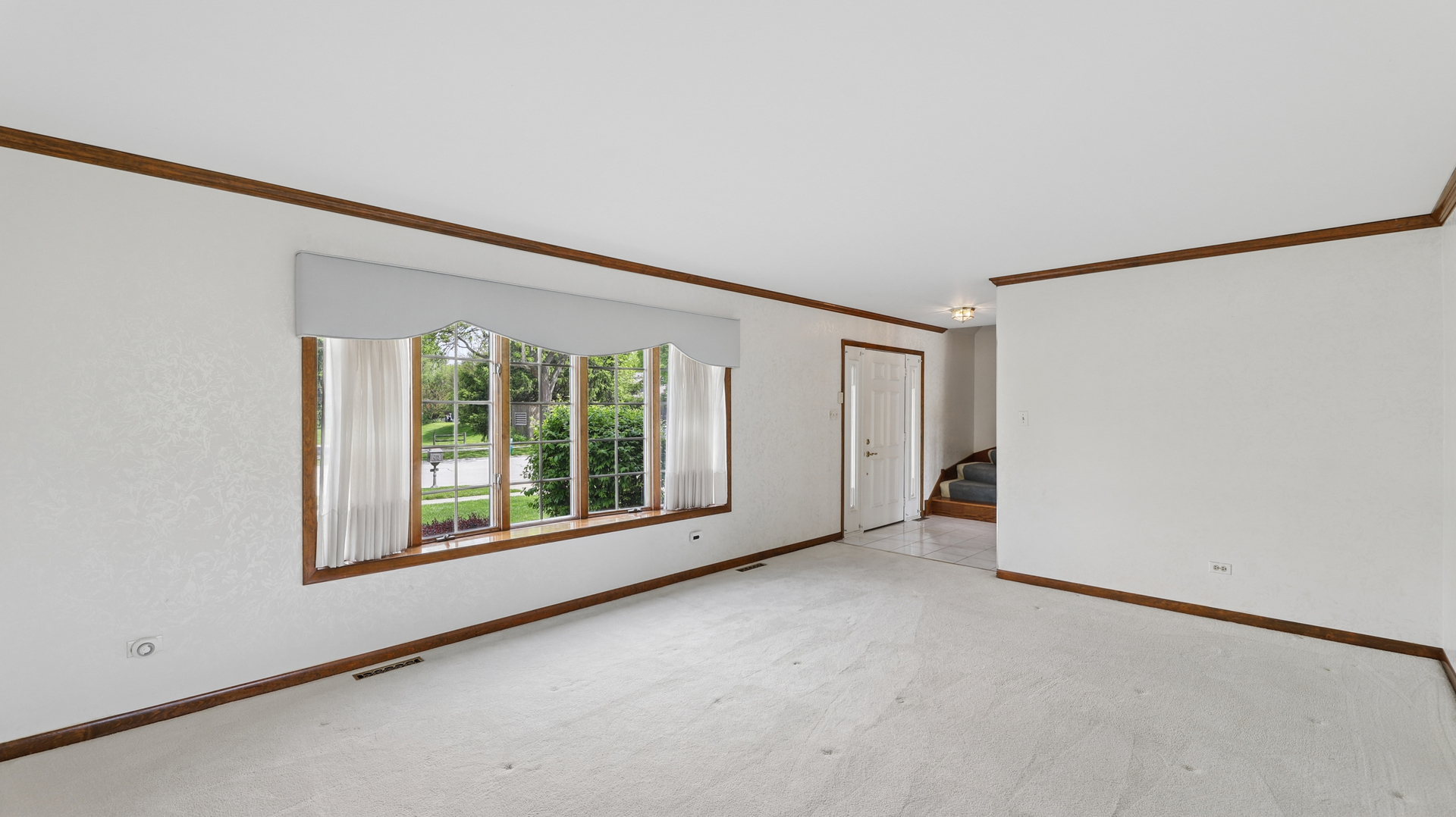 909 Surrey Road Addison, IL 60101 - Photo 12 of 27 Gallery Image 12