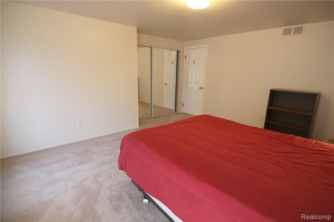 1111 Hemlock Drive Rochester, MI 48307 - Photo 27 of 28 JHelock Dr Bedroom 2b.jpg
