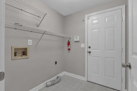 a view of utility room