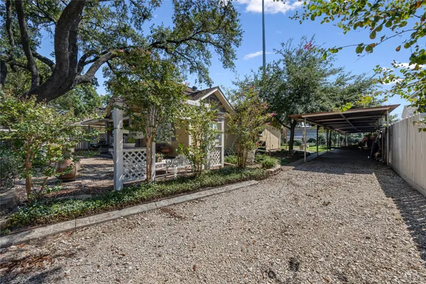 $1,250 | 1310 Reid Street, Unit B, Houston, TX 77022