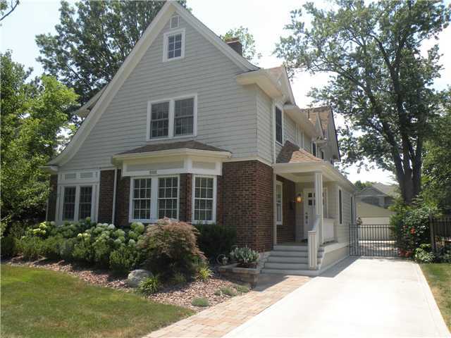 1925 Chelsea Road Upper Arlington, OH 43212 - Photo 1 of 18 Gallery Image 1