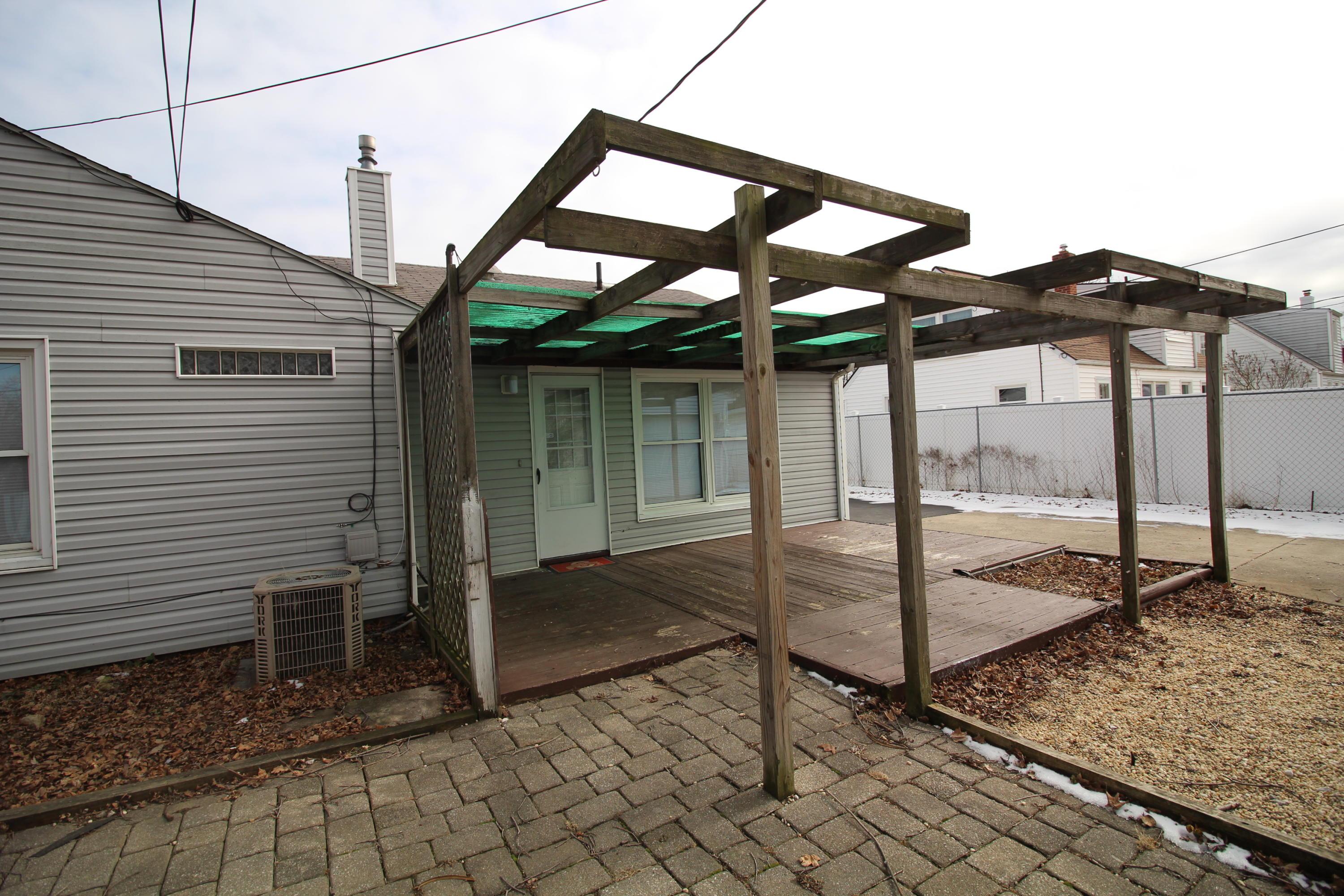 167 Deerfield Road Columbus, OH 43228 - Photo 13 of 15 Gallery Image 13