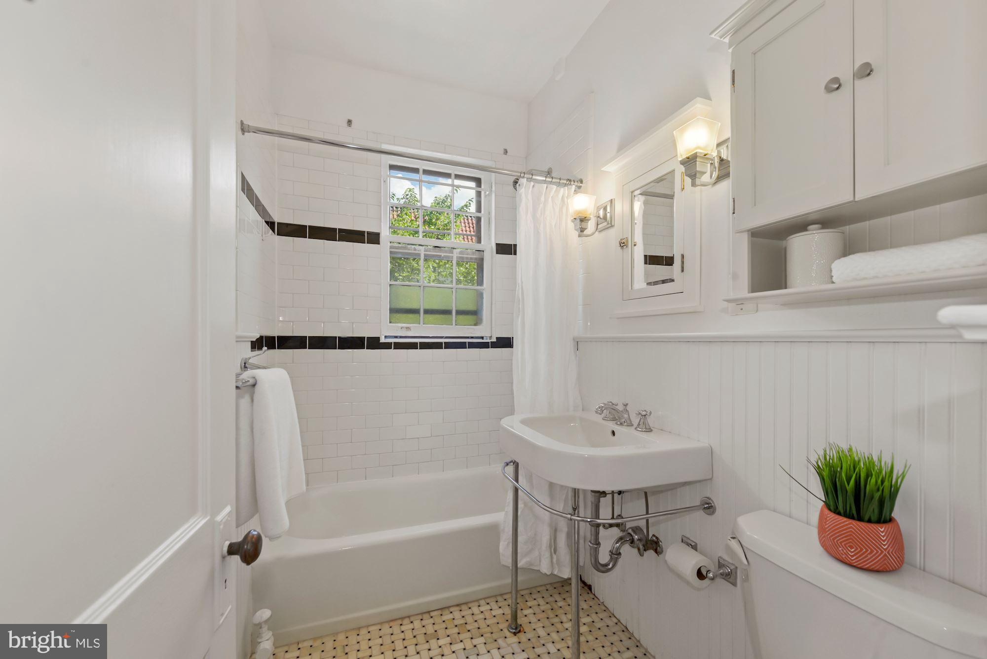 2707 Adams Mill Road Northwest, Unit 406 Washington, DC 20009 - Photo 22 of 27 Gallery Image 22
