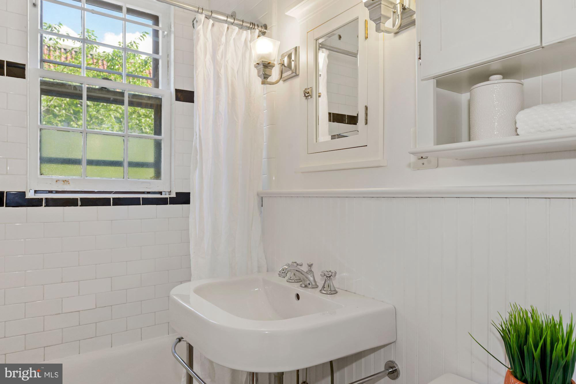 2707 Adams Mill Road Northwest, Unit 406 Washington, DC 20009 - Photo 23 of 27 Gallery Image 23