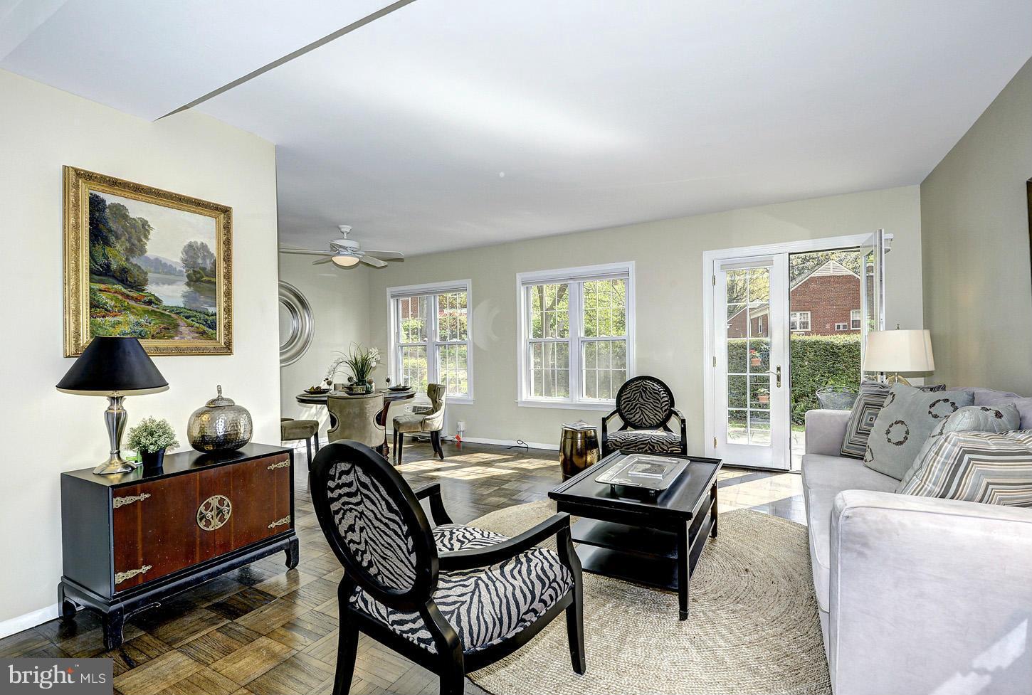 1729 Preston Road Alexandria, VA 22302 - Photo 3 of 25 Interior (General)