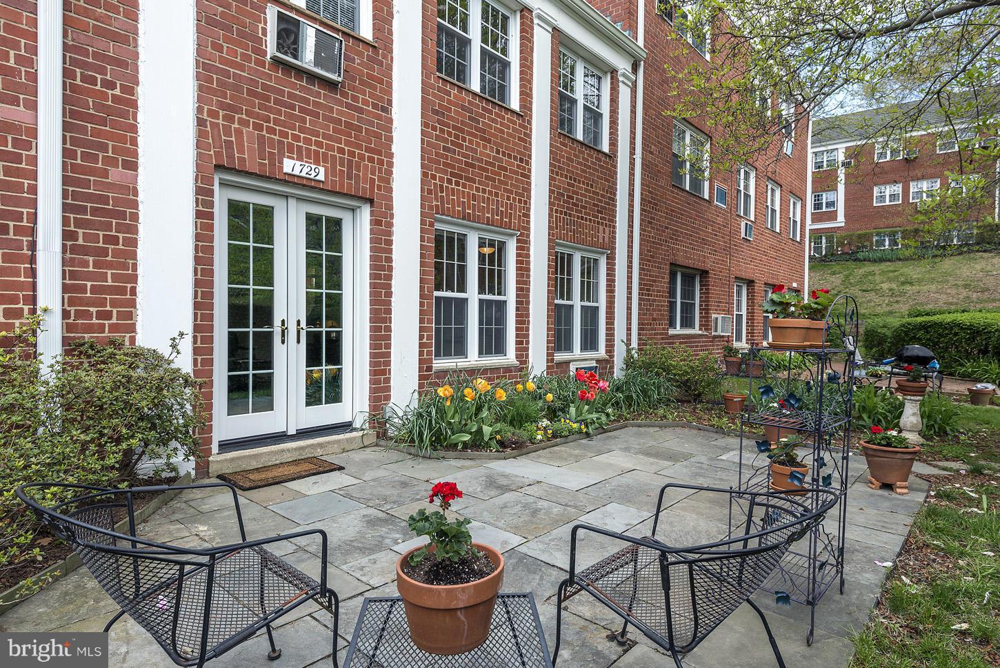 1729 Preston Road Alexandria, VA 22302 - Photo 6 of 25 Exterior (Rear)