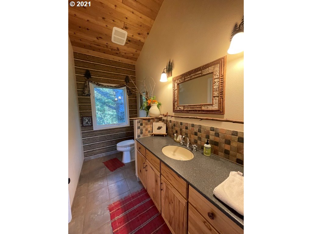 33555 Ophir Road Gold Beach, OR 97444 - Photo 14 of 26