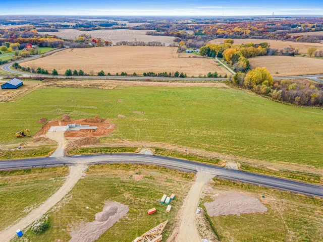 $639,900 | 390 Candy Ln River Falls, River Falls, WI 54022