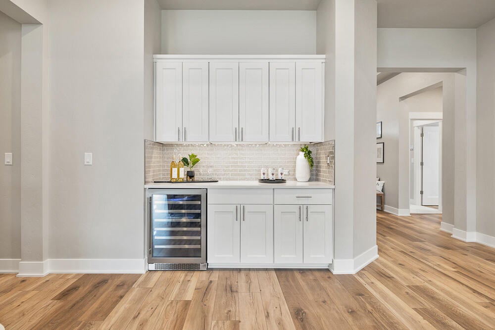 3949 Northeast Oakside Loop Bend, OR 97701 - Photo 4 of 33 Home is virtually staged. Ask about our design options.