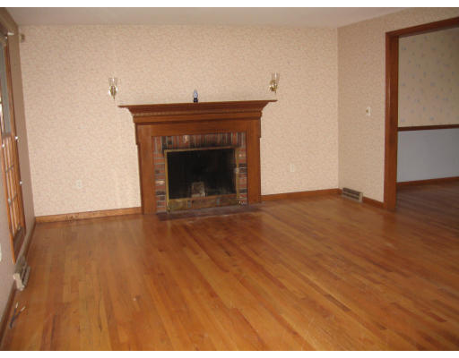 80 Eloise Street Springfield, MA 01118 - Photo 3 of 8