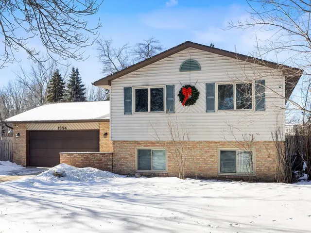 $359,900 | 1694 119th Avenue Northwest, Coon Rapids, MN 55448