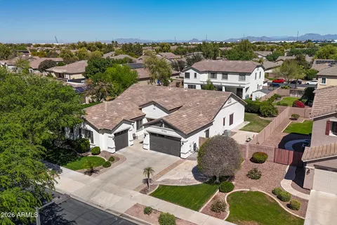 a view of outdoor space yard and patio