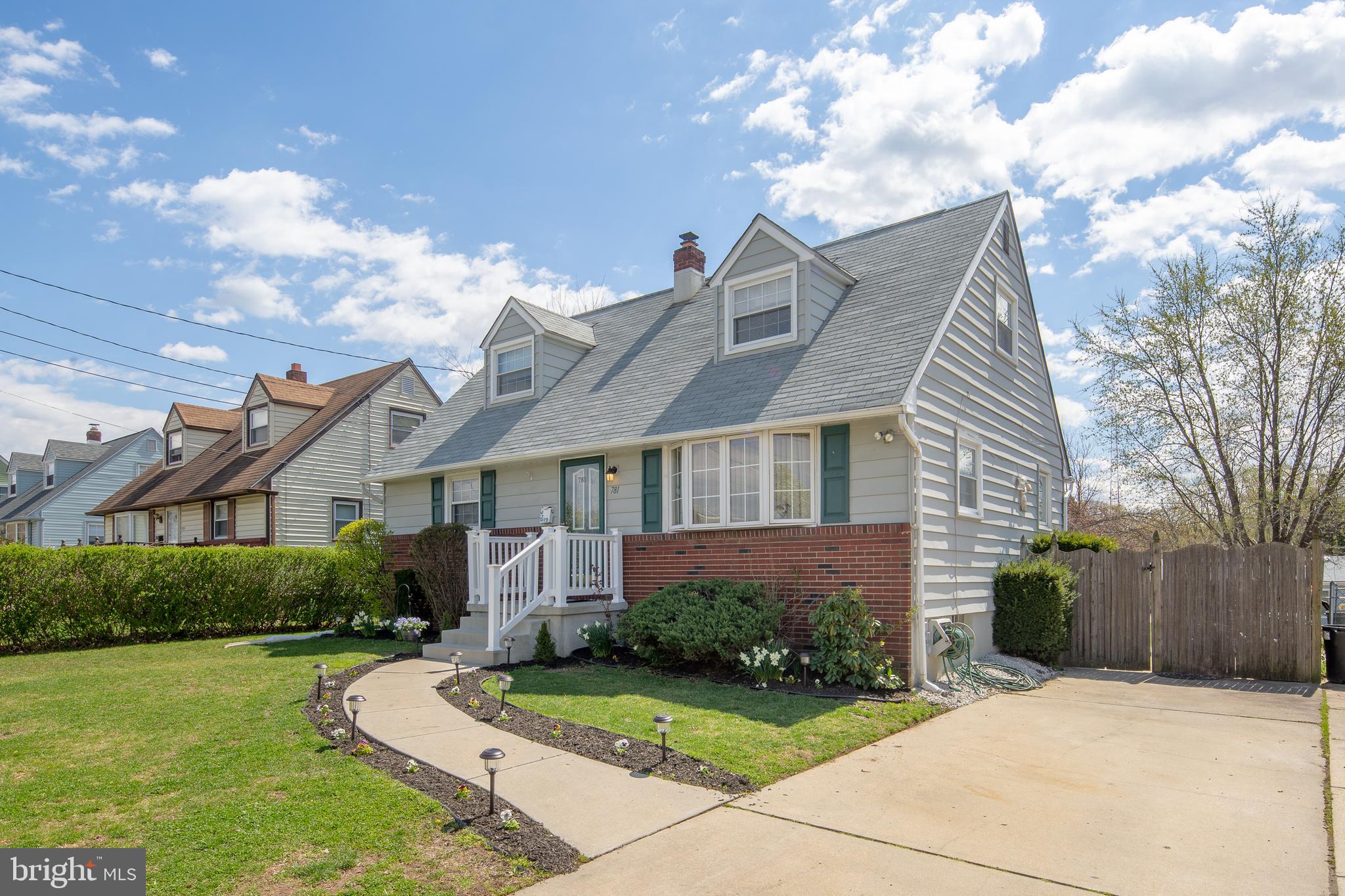 781 Devenney Drive Bellmawr, NJ 08031 - Photo 3 of 27 Gallery Image 3