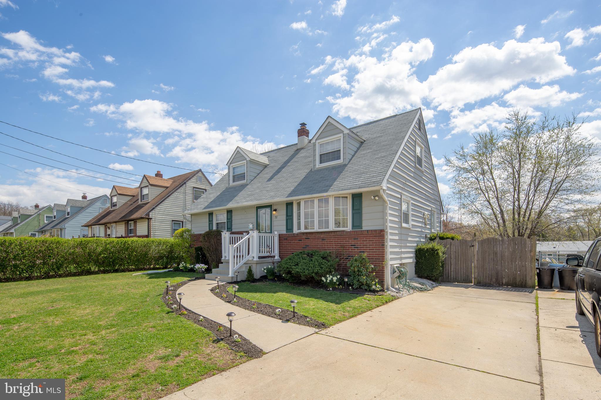 781 Devenney Drive Bellmawr, NJ 08031 - Photo 4 of 27 Gallery Image 4