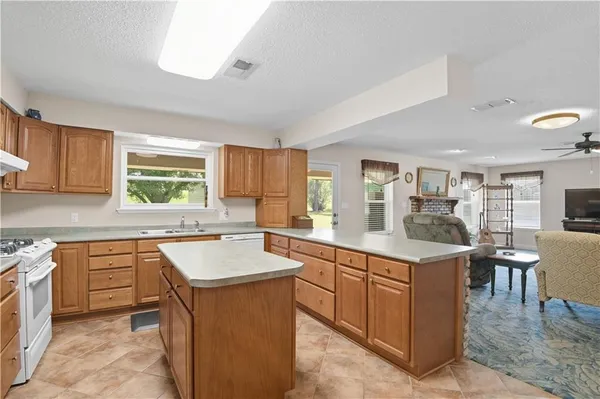 $348,000 | 13053 Highway 23, Belle Chasse, LA 70037