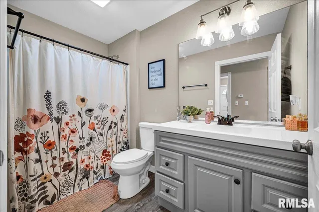 $117,000 | 3005 North Molleck Drive, Peoria, IL 61604