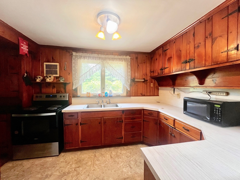 1158 Millers Falls Road Northfield, MA 01360 - Photo 14 of 41