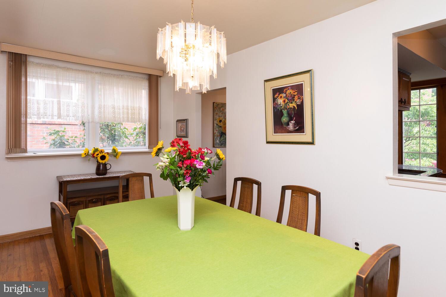 7414 Hill Road Philadelphia, PA 19128 - Photo 11 of 41 Large Dining room