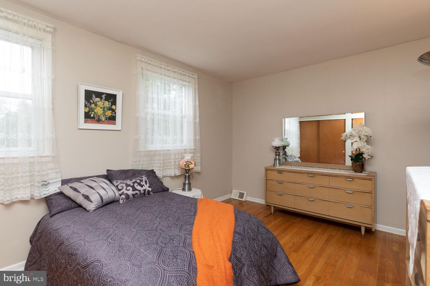 7414 Hill Road Philadelphia, PA 19128 - Photo 20 of 41 Spacious main bedroom