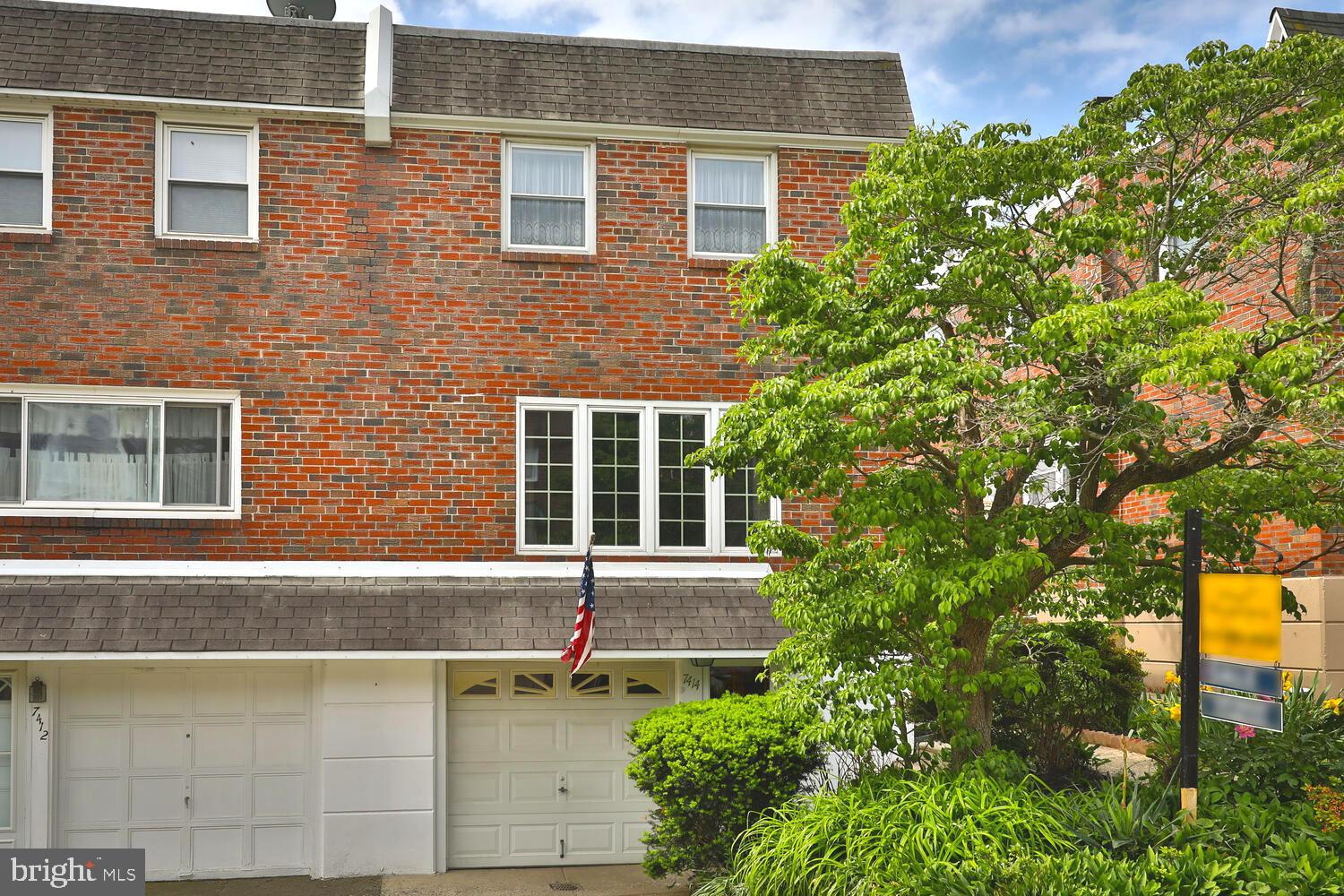 7414 Hill Road Philadelphia, PA 19128 - Photo 2 of 41 Front Garage