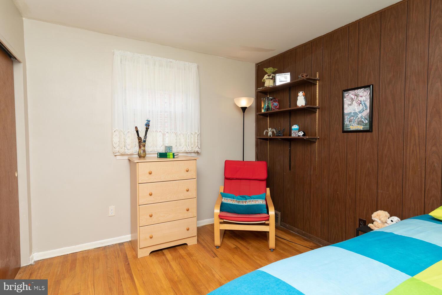 7414 Hill Road Philadelphia, PA 19128 - Photo 25 of 41 Center bedroom