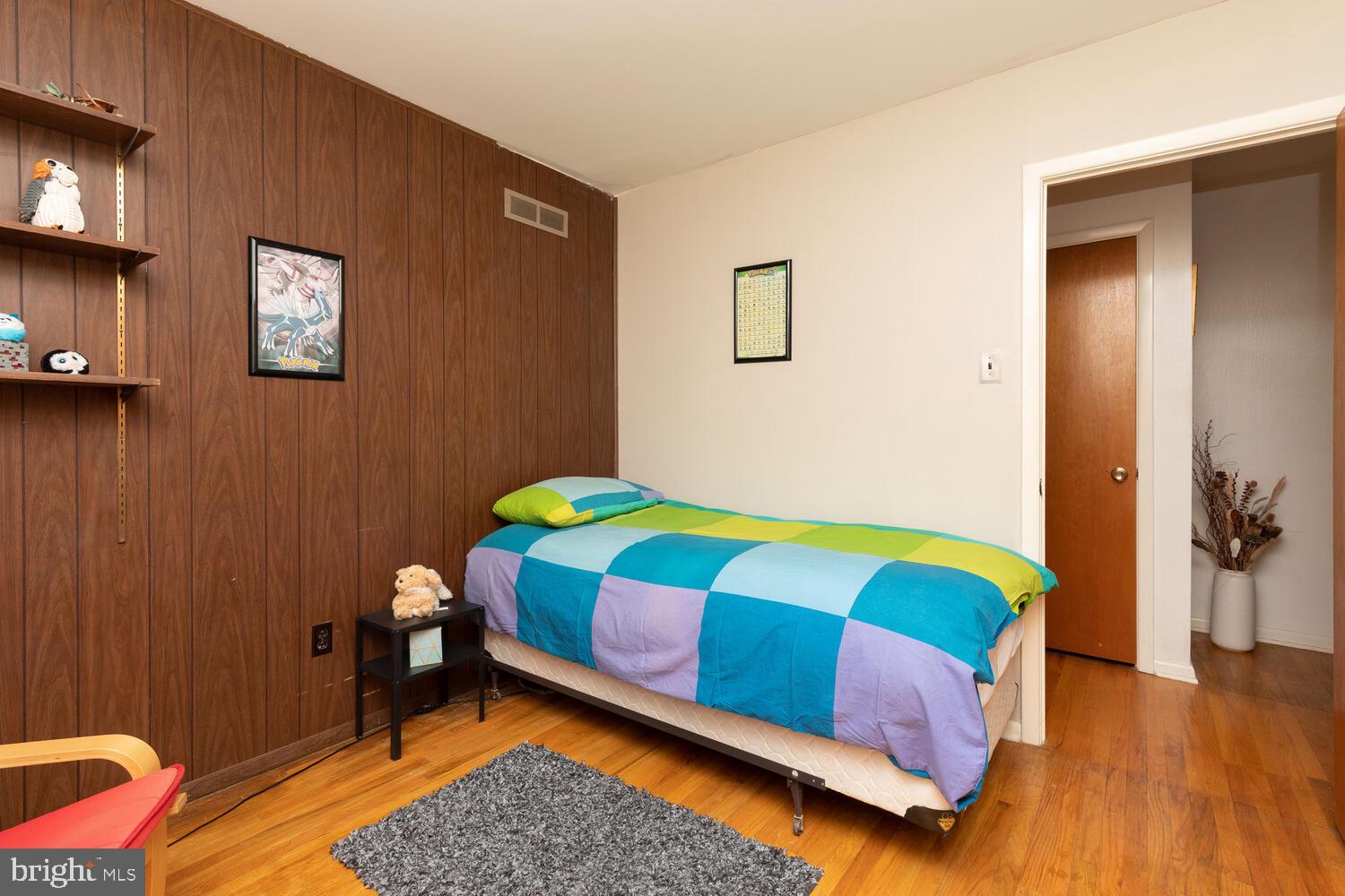 7414 Hill Road Philadelphia, PA 19128 - Photo 26 of 41 Center bedroom has a large closet
