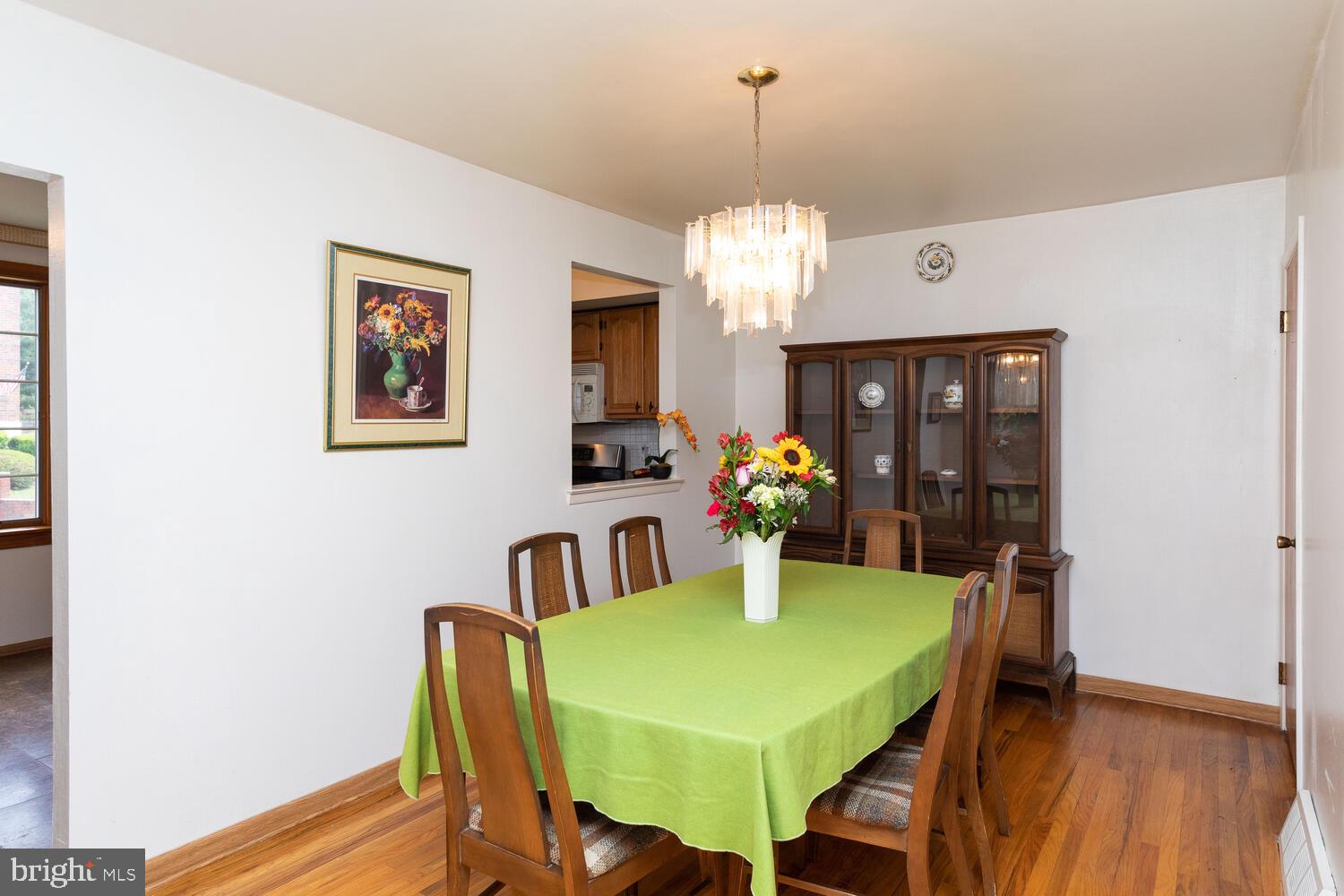 7414 Hill Road Philadelphia, PA 19128 - Photo 10 of 41 Pass Through to kitchen
