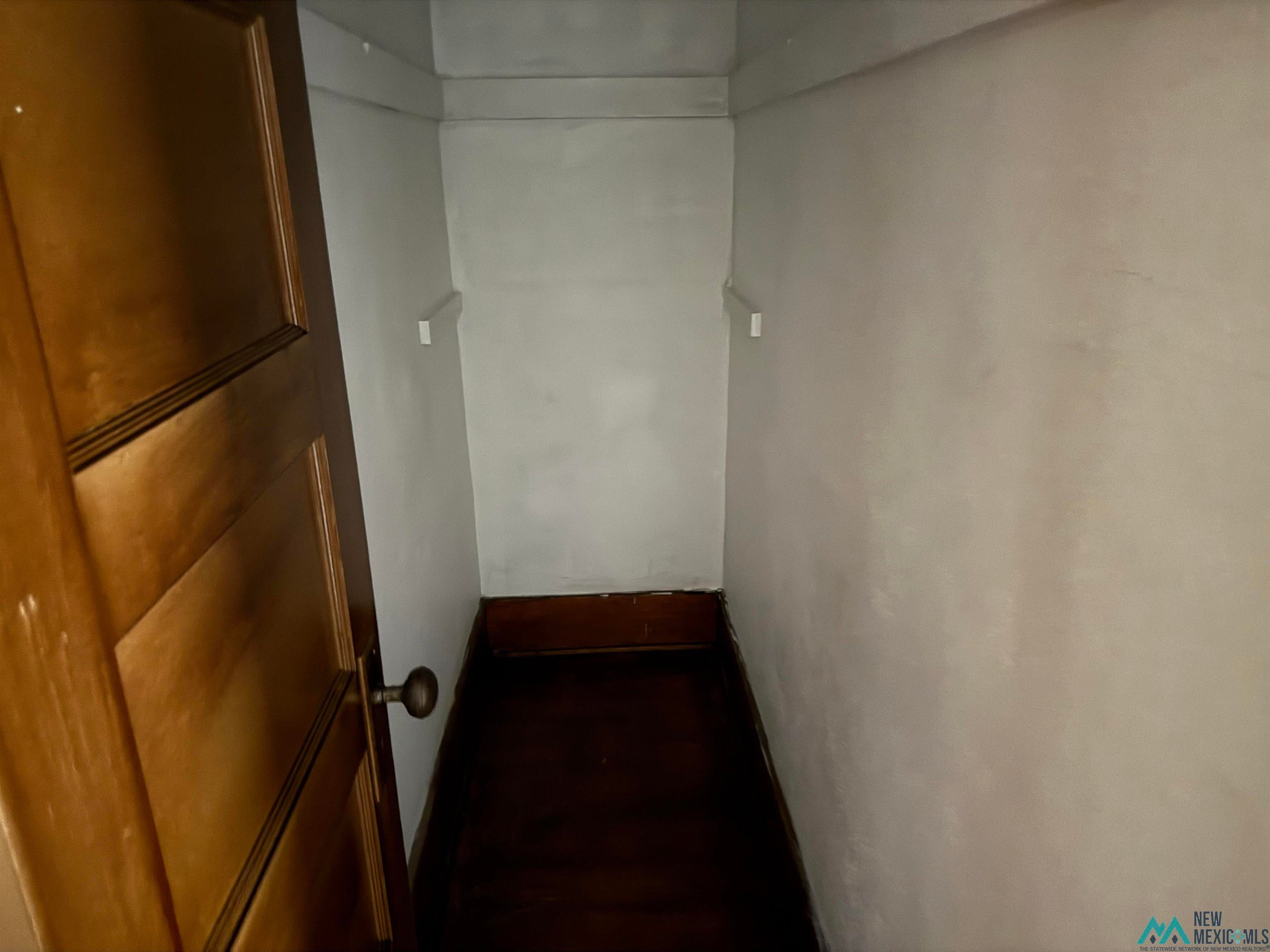 524 South 1st Street Raton, NM 87740 - Photo 10 of 21 Hall with baseboards