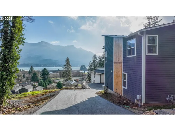 $639,000 | 79 Northwest Lasher Street, Stevenson, WA 98648