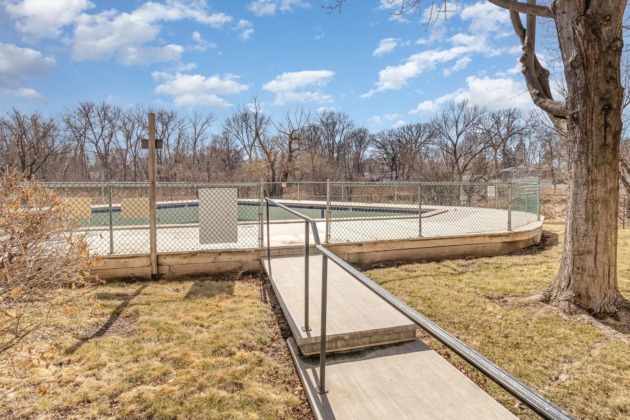 4710 58th Avenue North, Unit 319 Crystal, MN 55429 - Photo 17 of 18