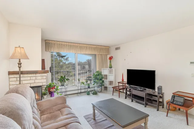 $124,900 | 4710 58th Avenue North, Unit 319, Crystal, MN 55429