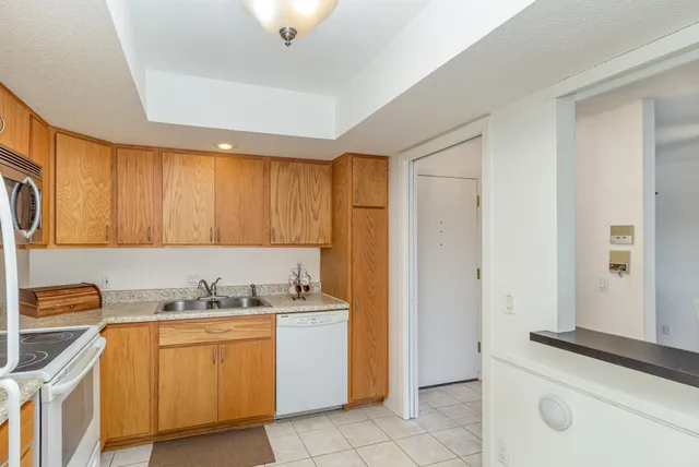 $124,900 | 4710 58th Avenue North, Unit 319, Crystal, MN 55429