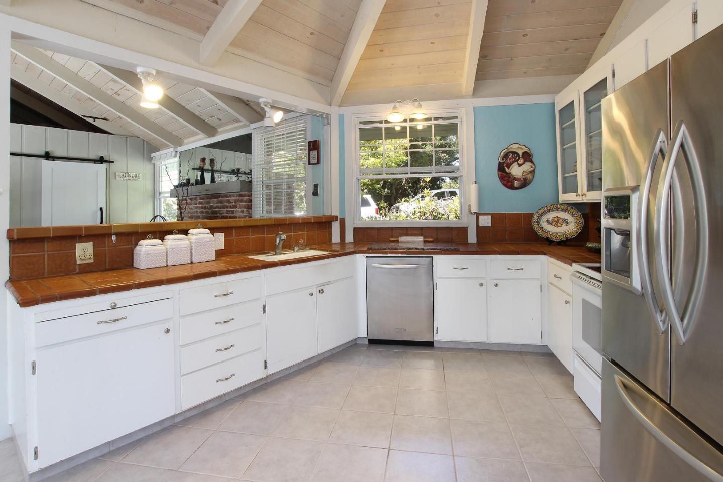 612 Valencia Road Aptos, CA 95003 - Photo 9 of 22 Gallery Image 9