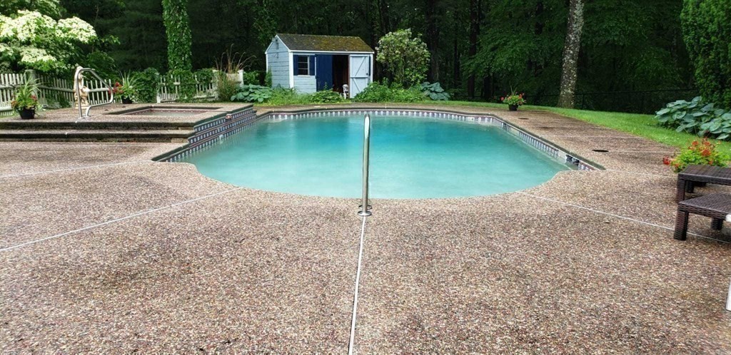 22 Deerhaven Road Lincoln, MA 01773 - Photo 26 of 35