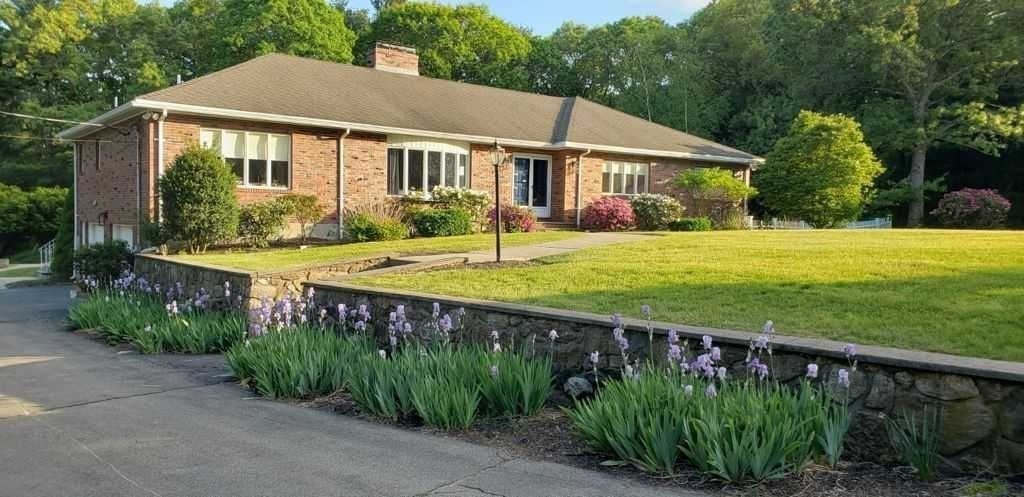 22 Deerhaven Road Lincoln, MA 01773 - Photo 3 of 35