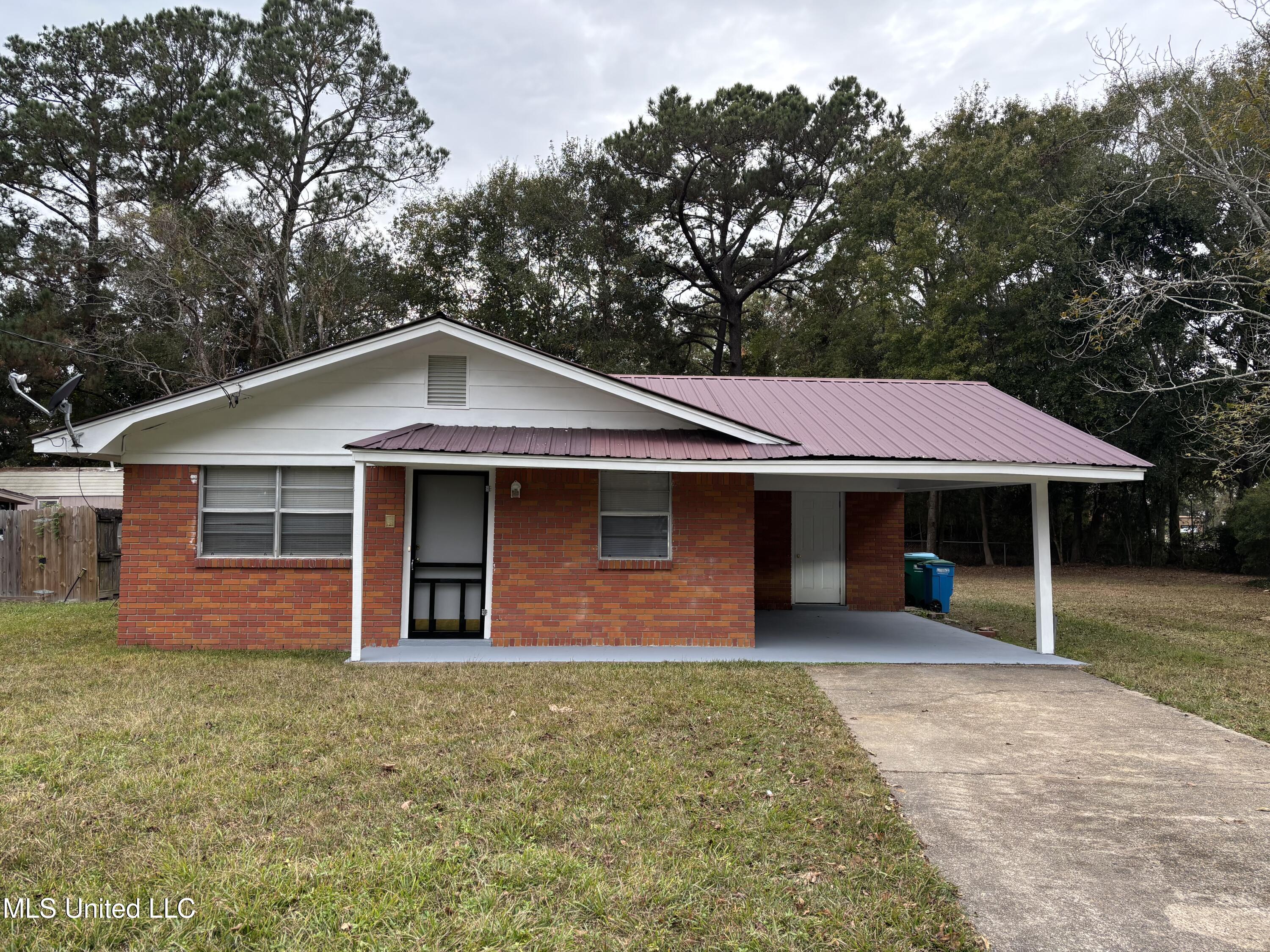 100 Morris Noble Road Ocean Springs, MS 39564 - Photo 1 of 14 Front