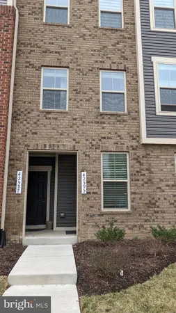 $2,995 | 42595 Burbank Terrace, Sterling, VA 20166