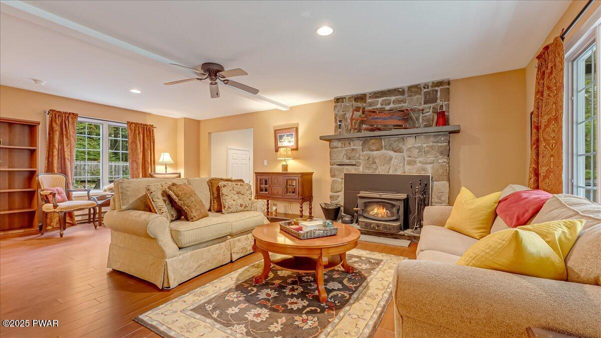 37 Timbertop Trail Newfoundland, PA 18445 - Photo 21 of 66 Living