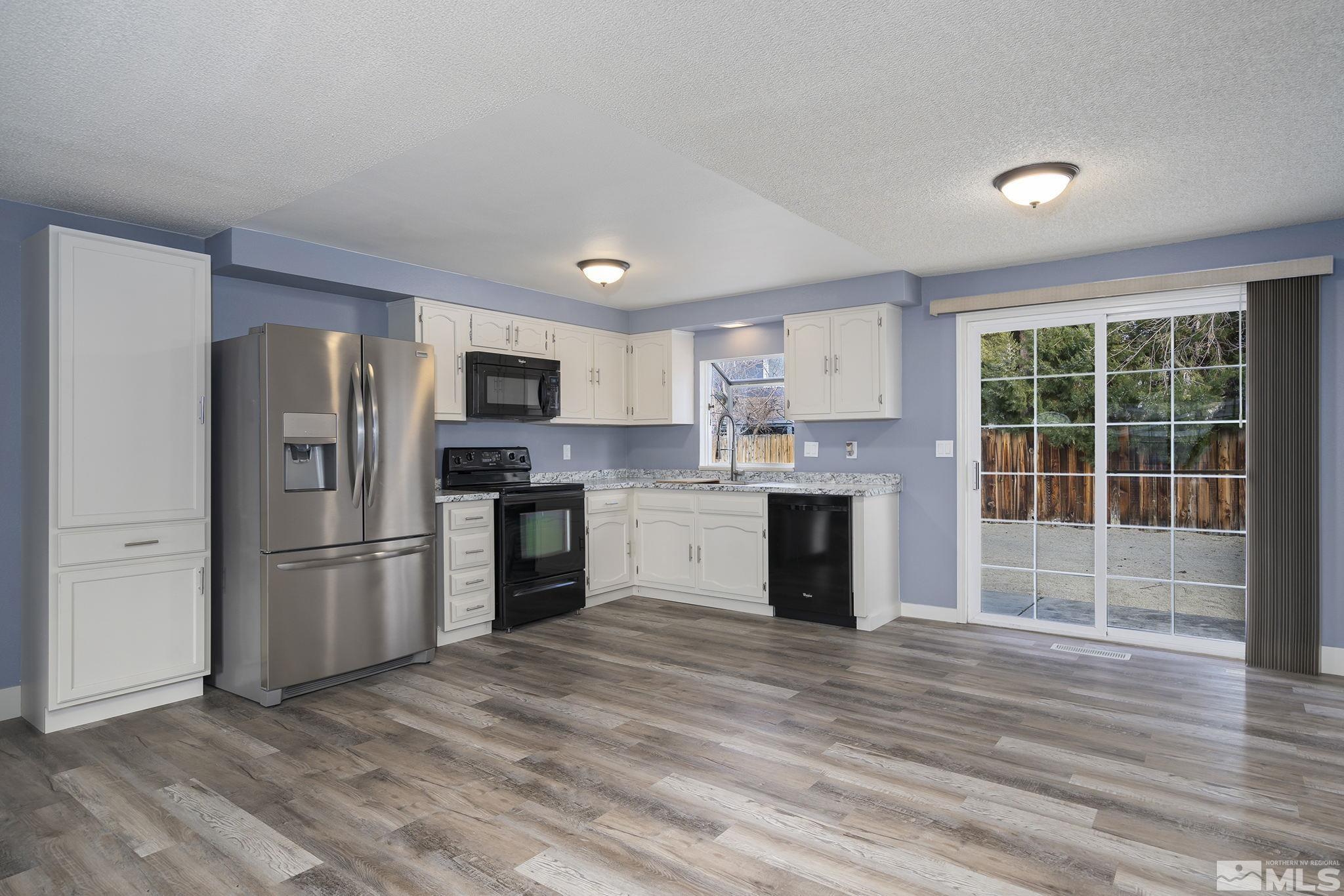 4090 Parque Verde Lane Reno, NV 89502 - Photo 8 of 25 Photo 8